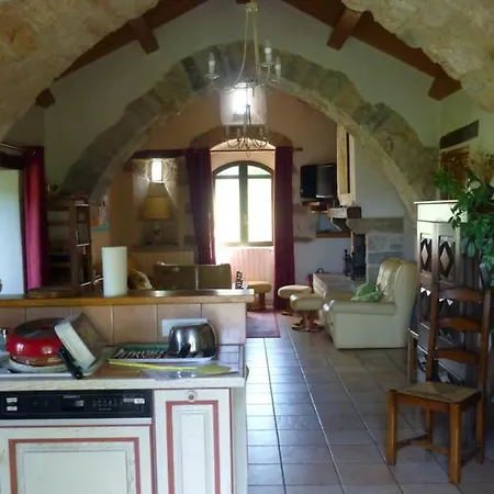 Des Frenes En Terrain Clos Holiday home Millau
