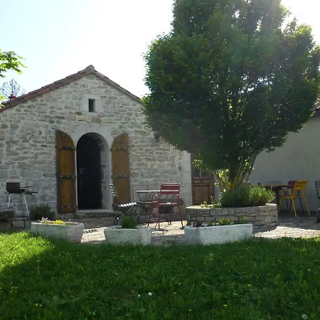 Des Frenes En Terrain Clos Holiday home Millau